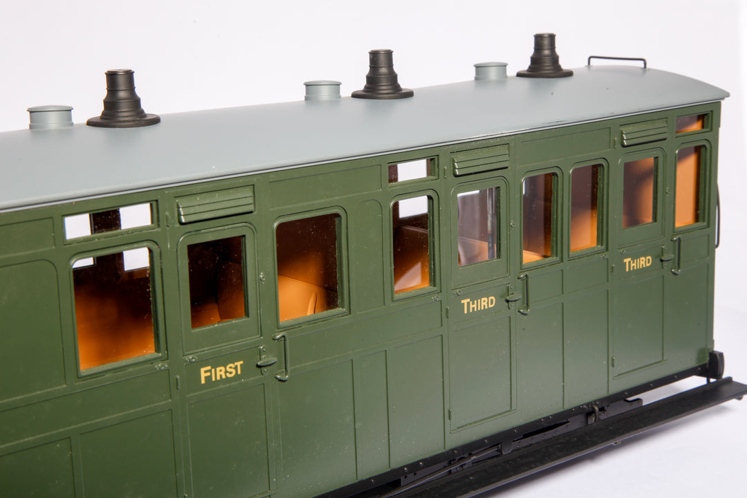 L &amp; B Composite coach Accucraft