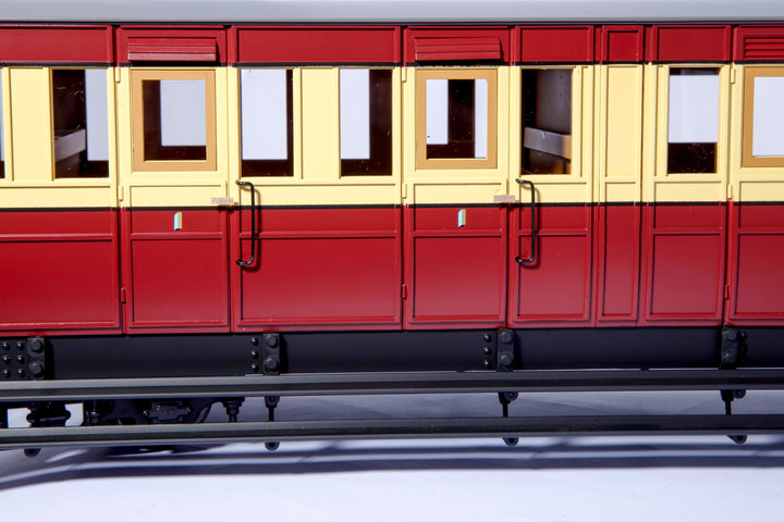 Isle of Man Pairs Bogie Coach Composite Accucraft