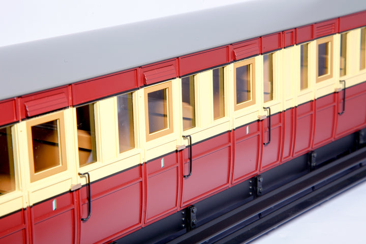 Isle of Man Pairs Bogie Coach Composite Accucraft