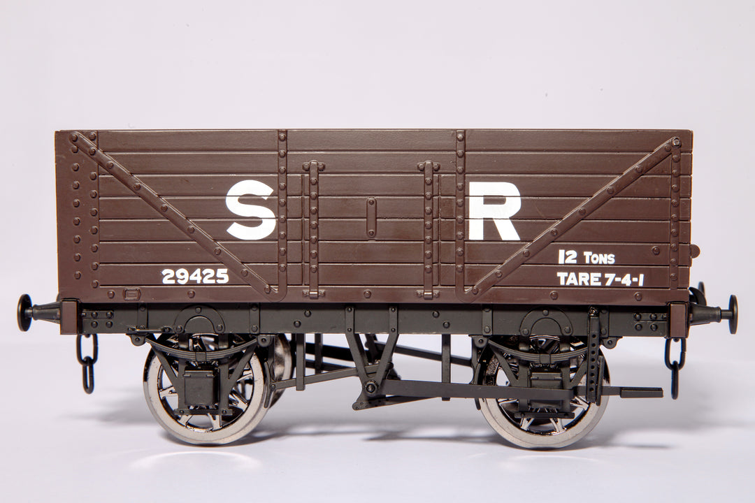 1:32 Scale RCH Seven Plank Wagon Accucraft