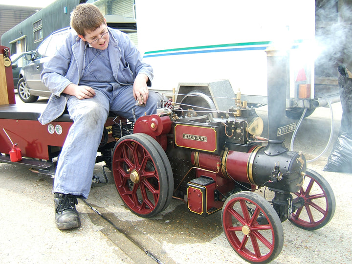 Maxitrak 3" Scale Aveling &amp; Porter Road Tractor
