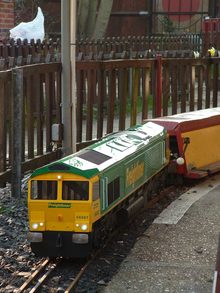 Maxitrak 5" Class 66-59 battery electric locomotive