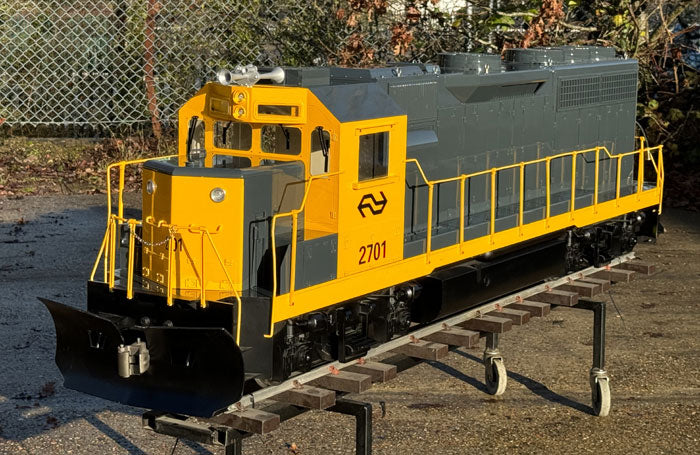 Maxitrak 7 1/4" GP40 battery electric locomotive