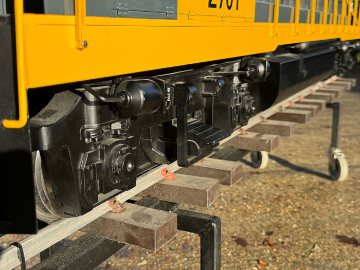 Maxitrak 7 1/4" GP40 battery electric locomotive