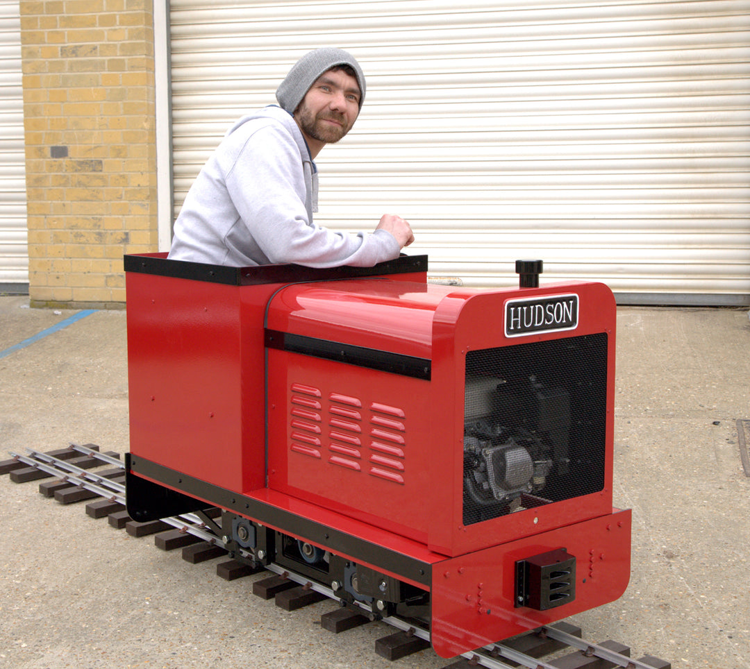 Maxitrak 7 1/4" - 10 1/4" Hudson battery electric locomotive