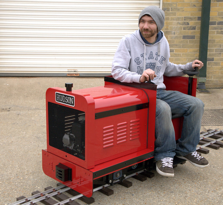 Maxitrak 7 1/4" - 10 1/4" Hudson battery electric locomotive