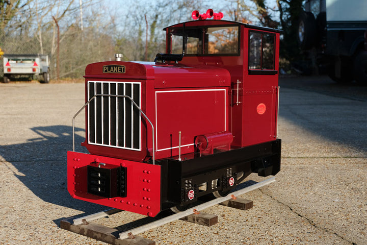 Maxitrak 7 1/4" Gauge Planet II battery electric locomotive
