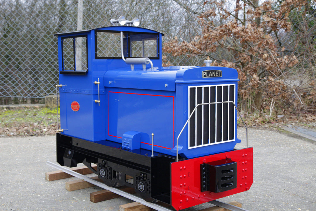 Maxitrak 7 1/4" Gauge Planet II battery electric locomotive