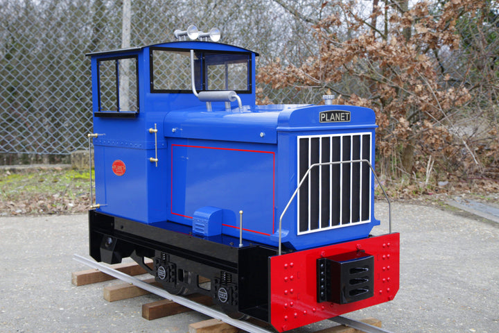 Maxitrak 7 1/4" Gauge Planet II battery electric locomotive