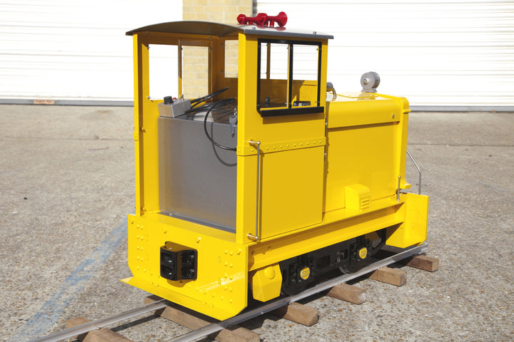Maxitrak 7 1/4" Gauge Plymouth II battery electric locomotive