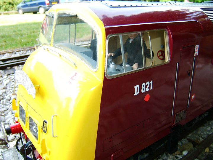 Maxitrak 5" Class 42 Warship Class battery electric locomotive