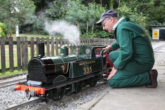 Maxitrak R1 Southern Tank Engine 0-6-0 in steam