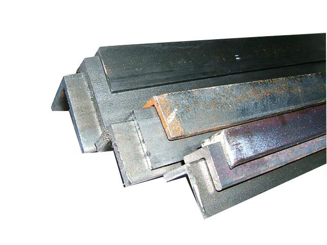 black mild steel angle in various sizes